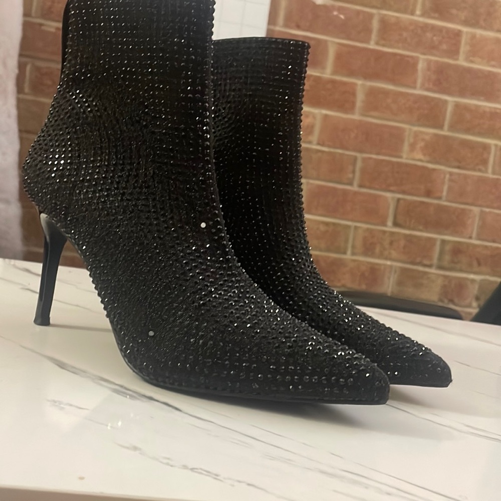 Beautiful black sparkly heels! Size 7.5